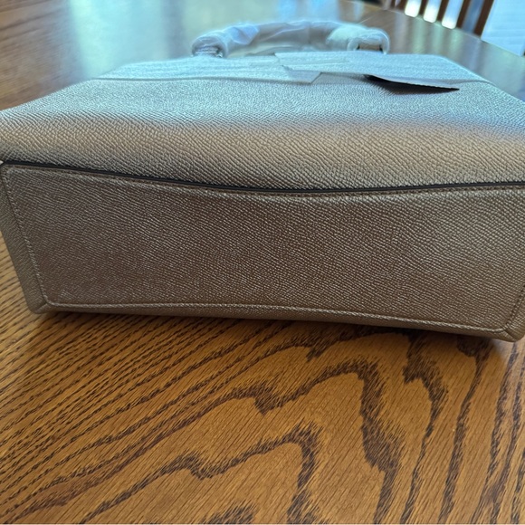 Coach Pebble Leather. New with tags. Gold. - Picture 4 of 10